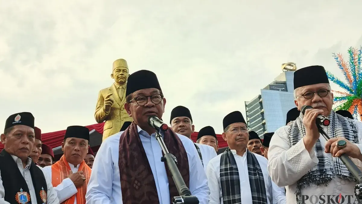 Gubernur DKI Jakarta, Pramono Anung dan Ketua Dewan Adat Majelis Kaum Betawi (MKB), Fauzi Bowo alias Foke di Senen, Jakarta Pusat, Minggu, 15 Februari 2026. (Sumber: Poskota/M. Tegar Jihad)