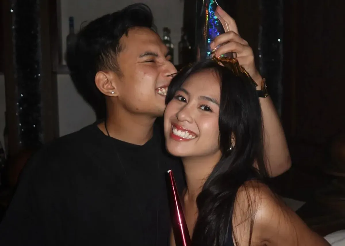 Sosok pacar baru Niko Al Hakim alias Okin, Ananda Zhafira, tengah menjadi sorotan usai diisukan mencegah mengahdiri momen anak. (Sumber: Instagram/@nandazhfr)