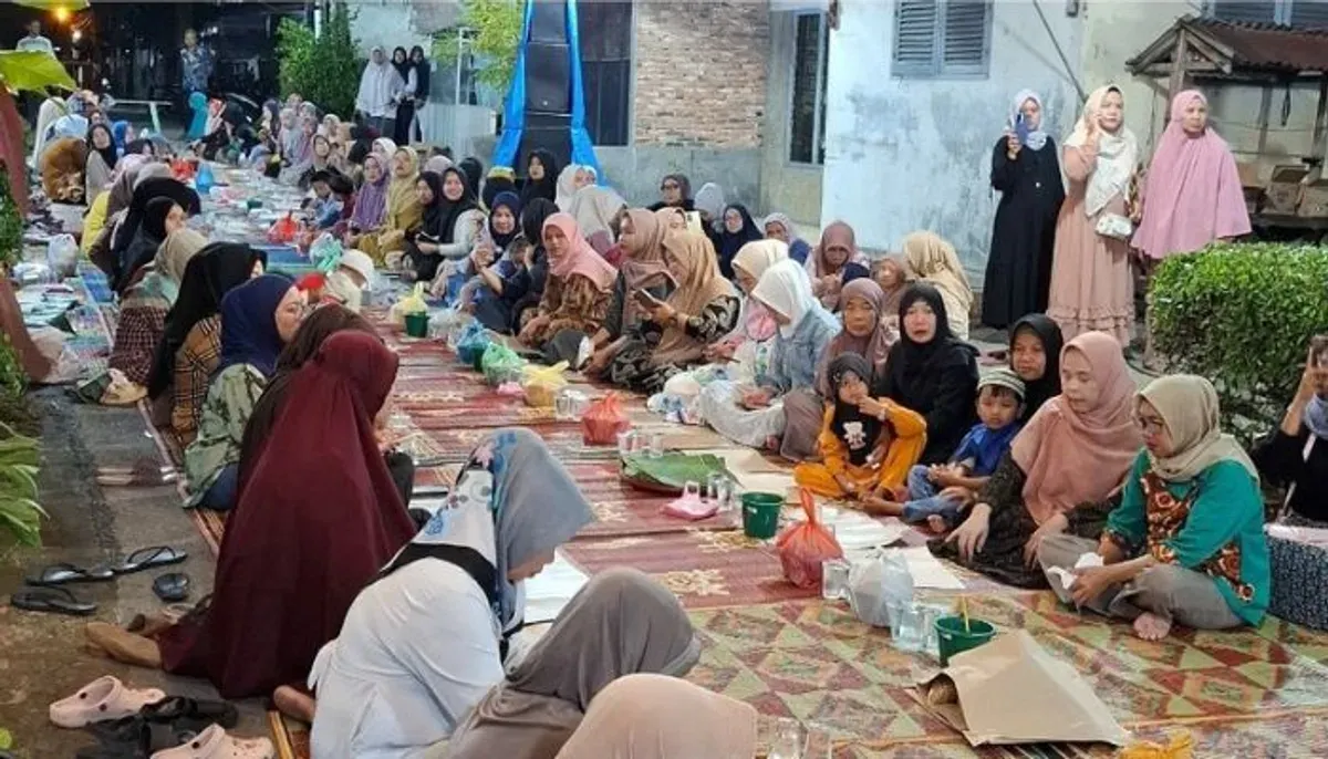 Penjelasan tentang tradisi punggahan yang dilakukan sebelum Ramadhan, mulai dari tujuan spiritual, silaturahmi, hingga ragam pelaksanaannya di Indonesia. (Sumber: X/@pemko_medan)