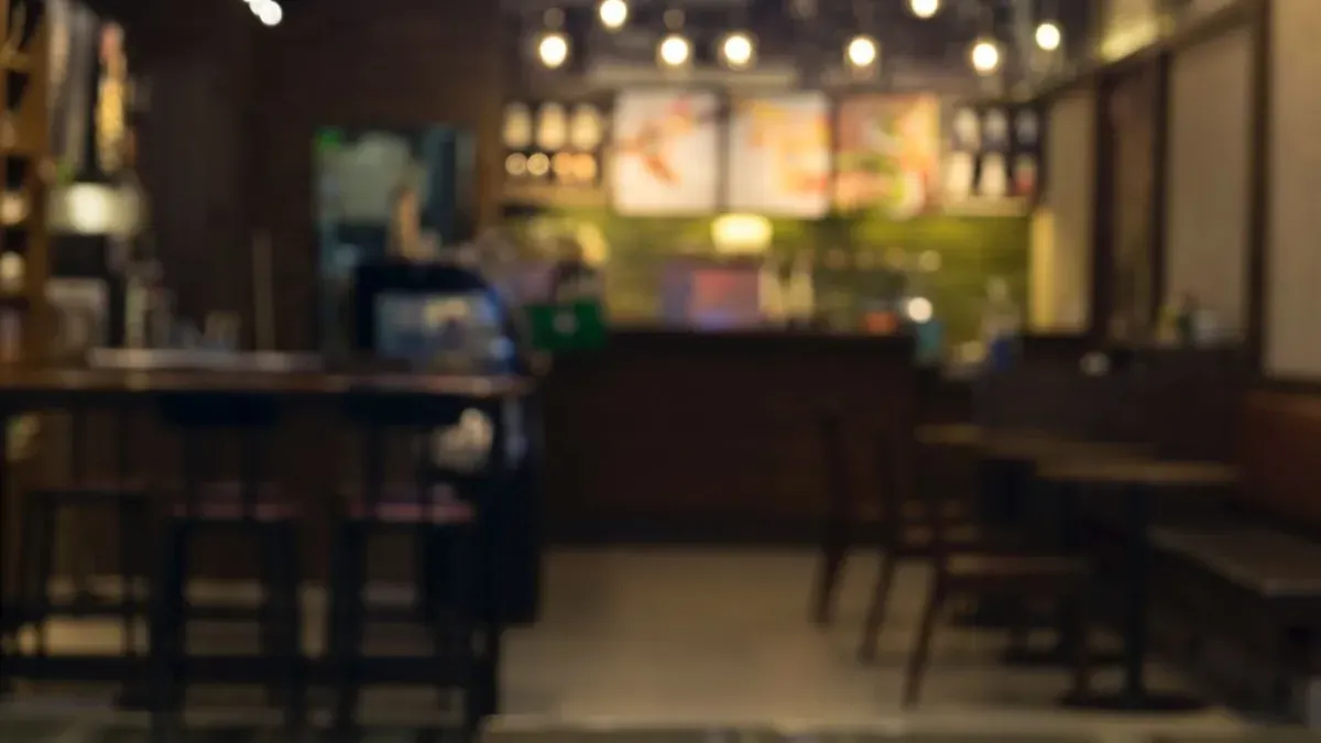 Ilustrasi, pembatasan jam operasional rumah makan selama Ramadhan. (Sumber: freepik)