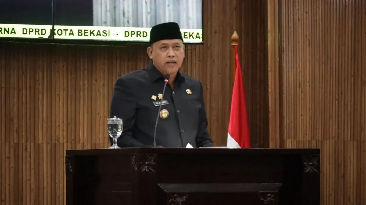 Wali Kota Bekasi, Tri Adhianto dalam Rapat Paripurna DPRD Kota Bekasi, Rabu, 18 Februari 2026. (Sumber: Dok. Pemkot Bekasi)