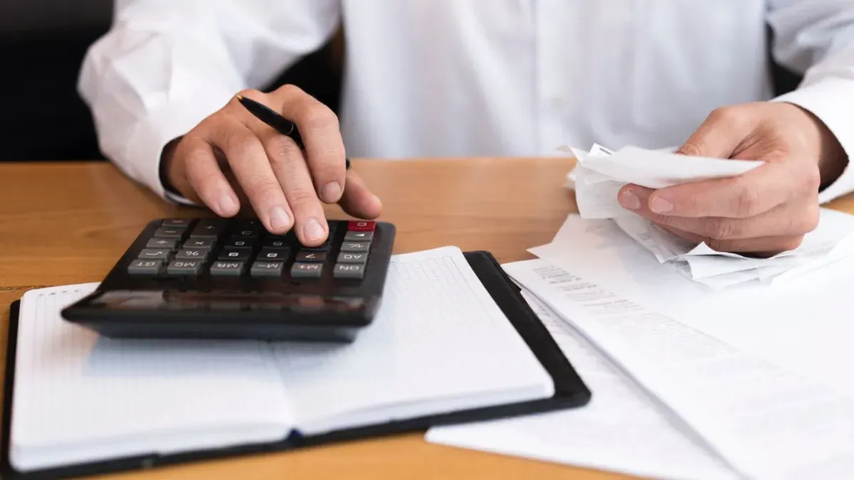 Ilustrasi opsen pajak kendaraan. (Sumber: freepik)