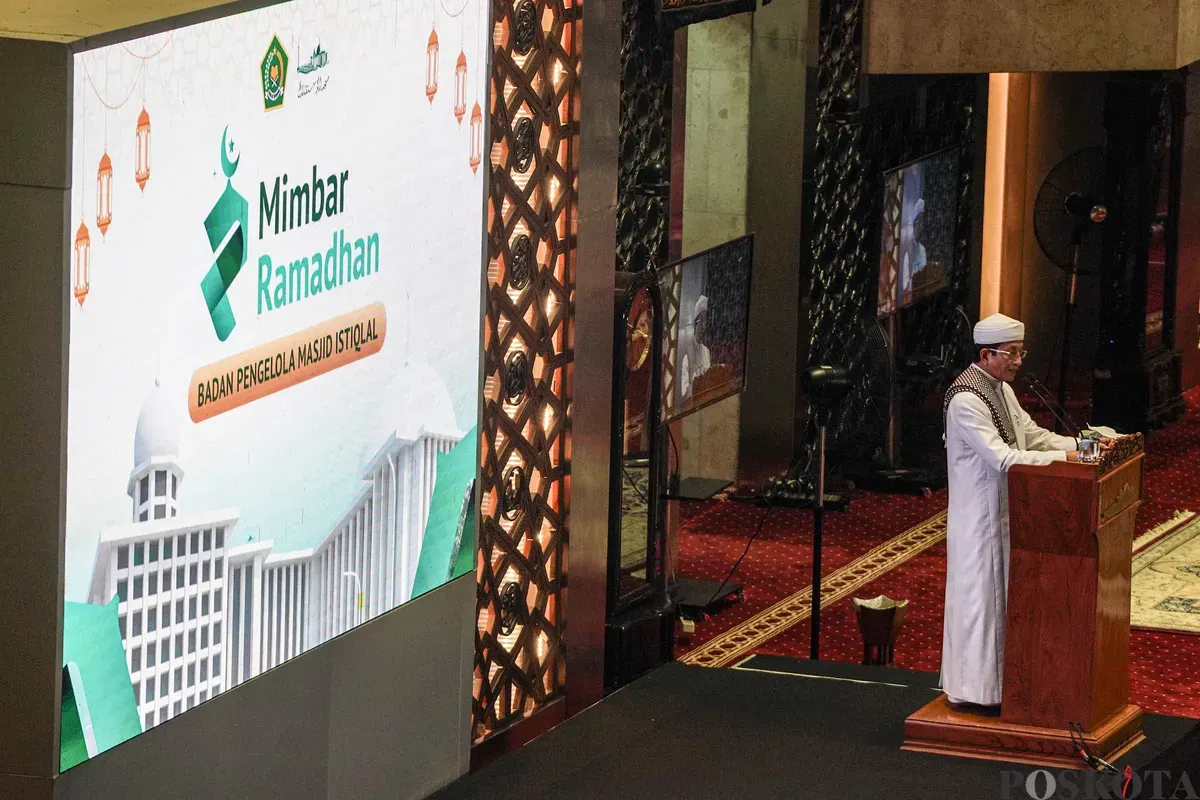 Umat Islam melaksanakan shalat tarawih pertama di Masjid Istiqlal, Jakarta, Rabu, 18 Februari 2026. (Sumber: Poskota/Bilal Nugraha Ginanjar)