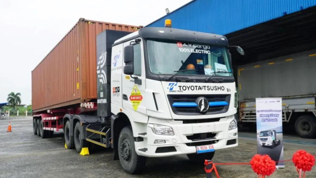 Kalista, Nusatama, dan Toyota Tsusho Indonesia memulai uji coba truk kontainer listrik heavy duty. (Sumber: Dok. Kalista)