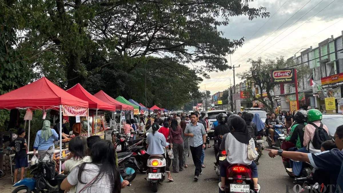 BBPOM Jakarta bersama Pemkot Jakpus melakukan pengecekan pangan takjil di Benhil, Jakarta Pusat pada Kamis, 26 Februari 2026. (Sumber: Poskota/M Tegar Jihad)