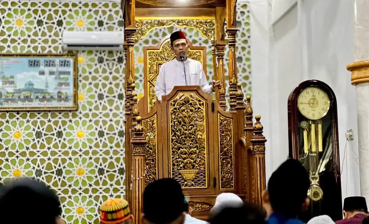 Ustaz Abdul Somad (UAS) memberikan penjelasan mengenai ciri-ciri orang yang meraih Malam Lailatul Qadar di bulan Ramadhan. (Sumber: Instagram/@ustazabdulsomad_official)