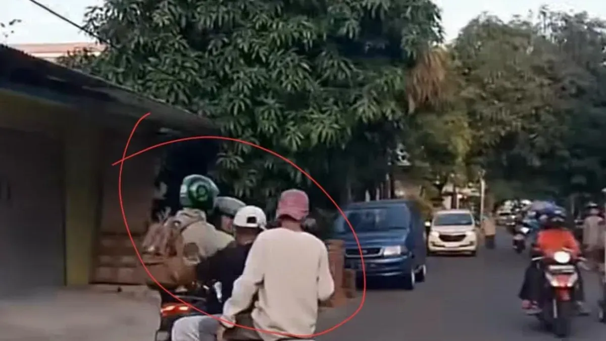 Viral wanita merasa dibegal oleh sejumlah orang diduga debt collector di kawasan Cengkareng, Jakarta Barat. (Sumber: tangkapan layar)