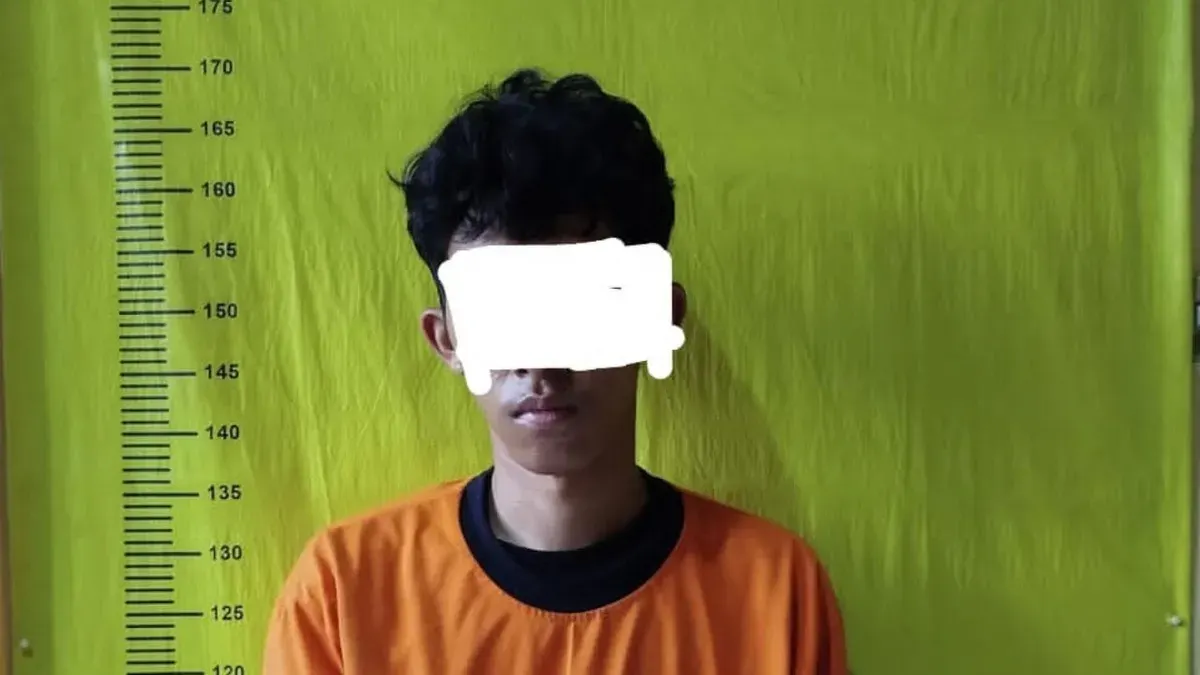 Pelaku saat diamankan di Polsek Jatiuwung. (Sumber: Dok. Polsek Jatiuwung)