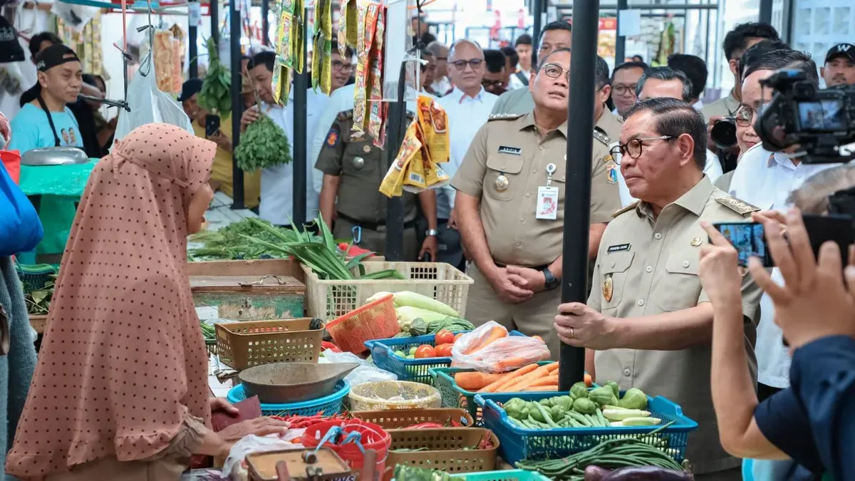 Gubernur DKI Jakarta Pramono Anung meresmikan Pasar Kombongan di Kemayoran, Jakarta Pusat, Selasa, 6 Januari 2026. (Sumber: Kominfo)