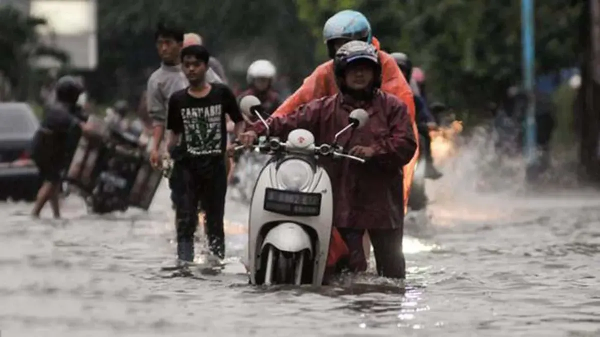 llustrasi motor terobos banjir di Jakarta. (Sumber: Istimewa)