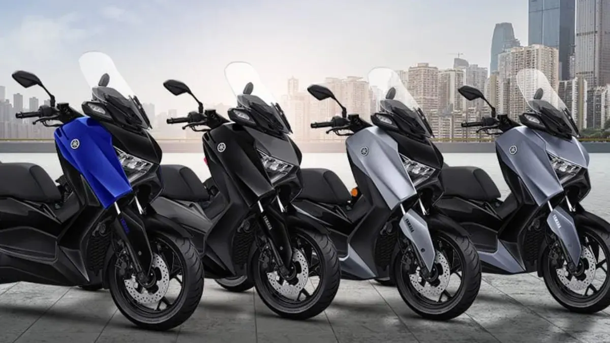 Yamaha menyegarkan XMAX Connected dengan warna baru Metallic Blue dan Ceramic Grey untuk pasar Indonesia. (Sumber: Yamaha)