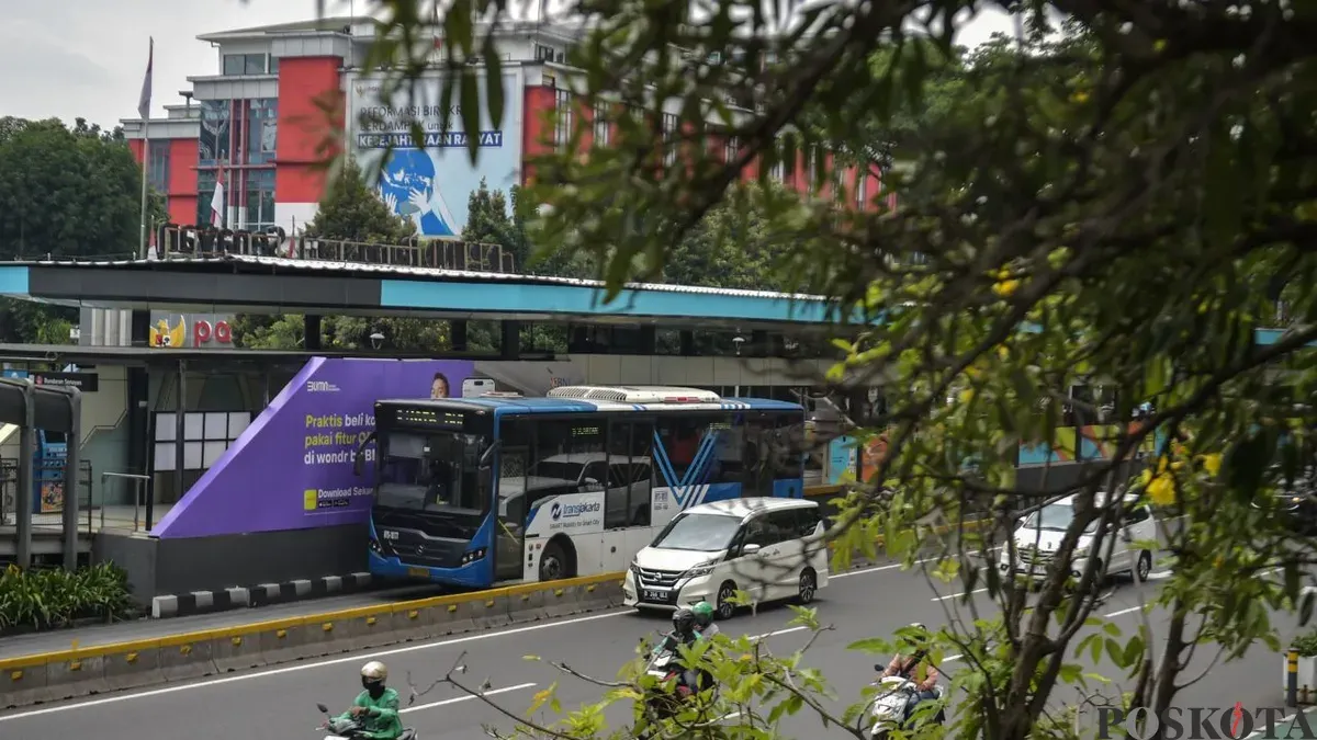 Ilustrasi Transjakarta. (Sumber: Poskota/Bilal Nugraha Ginanjar)