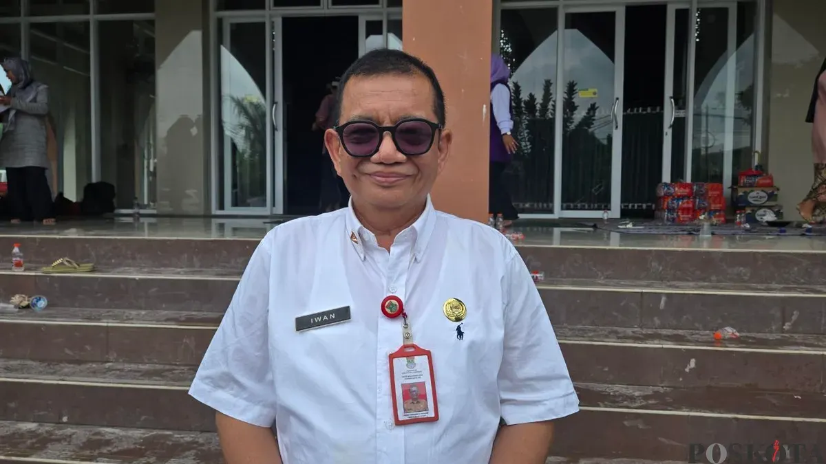 Kepala Dinas Bina Marga dan Sumber Daya Air Kabupaten Tangerang, Iwan Firmansyah. (Sumber: Poskota/Veronica Prasetio)