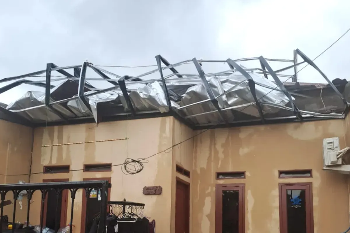 Rumah terdampak angin kencang di Semper Timur, Jakarta Utara. (Sumber: Istimewa)