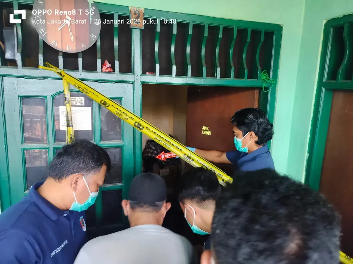 Seorang pria ditemukan meninggal dunia di kamar kontrakan yang berlokasi di Kampung Bali RT 03 RW 04, Kalideres, Jakarta Barat, pada Senin, 26 Januari 2026. (Sumber: Istimewa)