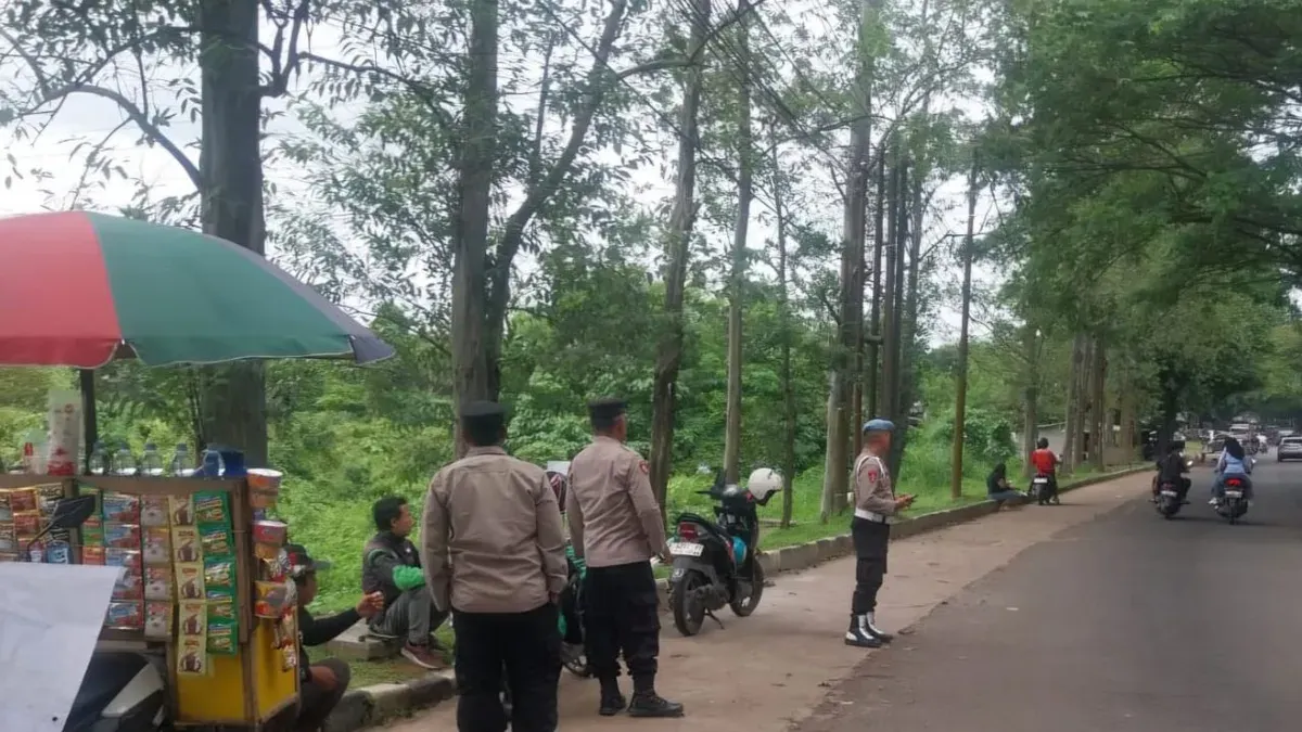 Polisi menyisir Jalan Raya Pemda, Desa Budimulya, Kecamatan Cikupa. Kabupaten Tangerang, Selasa, 27 Januari 2026. (Sumber: Dok. Polresta Tangerang)