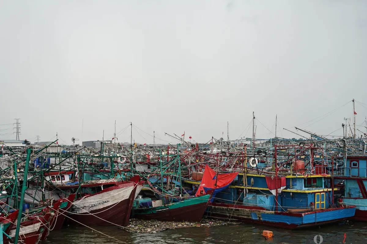 Sejumlah kapal nelayan bersandar di Pelabuhan Muara Angke, Jakarta, Kamis, 29 Januari 2026. (Sumber: Poskota/Bilal Nugraha Ginanjar)