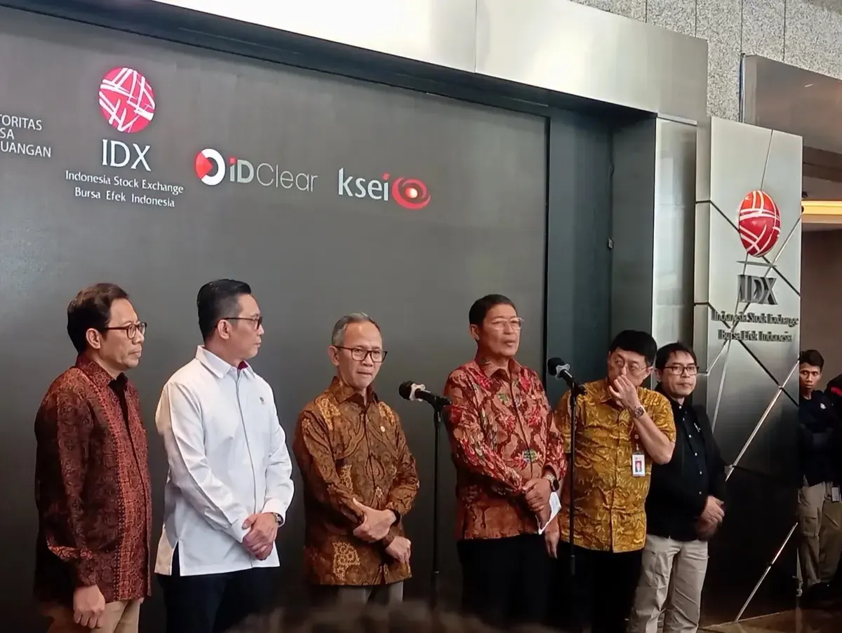 Mahendra Siregar dan Sejumlah pimpinan OJK resmi mengundurkan diri sebagai bentuk tanggung jawab moral atas penurunan IHSG dua hari terakhir. (Sumber: X/@stockbit)