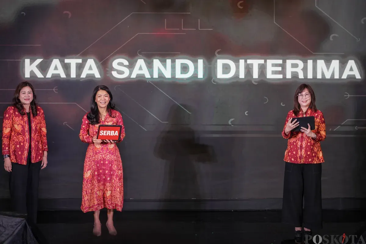Chief Product Management and Marketing Officer Generali Indonesia Jong Wie Siu, Presiden Direktur dan CEO Generali Indonesia Rebbeca Tan, dan Director and Chief Agency Officer Generali Indonesia Jutany Japit menghitung mundur saat peluncuran GEN Prime Link di Jakarta, Jumat, 30 Januari 2026. (Sumber: Poskota/Bilal Nugraha Ginanjar)