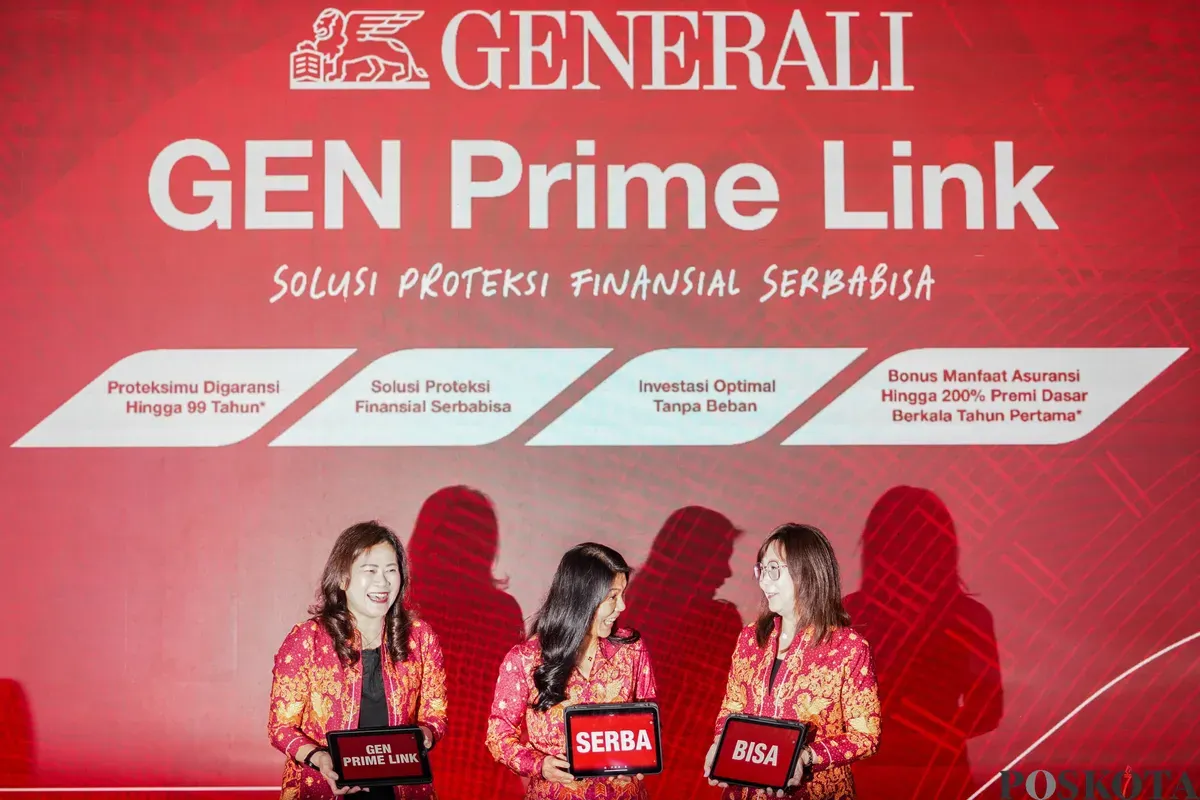 Chief Product Management and Marketing Officer Generali Indonesia Jong Wie Siu, Presiden Direktur dan CEO Generali Indonesia Rebbeca Tan, dan Director and Chief Agency Officer Generali Indonesia Jutany Japit berpose saat peluncuran GEN Prime Link di Jakarta, Jumat, 30 Januari 2026. (Sumber: Poskota/Bilal Nugraha Ginanjar)