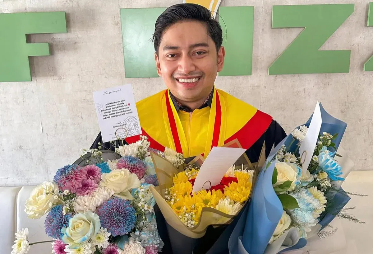 Muhammad Sabiq Ashraff turut menjadi sorotan usai terungkap dugaan keterlibatannya dalam kasus korupsi yang menjerat sang ibu, Fadia Arafiq, Bupati Pekalongan. (Sumber: Instagram/@ashraff_abu)