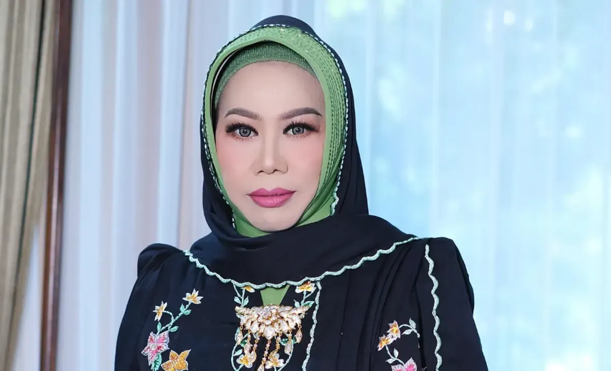 Sekretaris Daerah Kabupaten Sidoarjo, Fenny Apridawat, yang belakangan menjadi perbincangan usai mengadakan acara buka bersama dengan konsep mewah bertema Bollywood. (Sumber: Instagram/@fennyaprdwt)