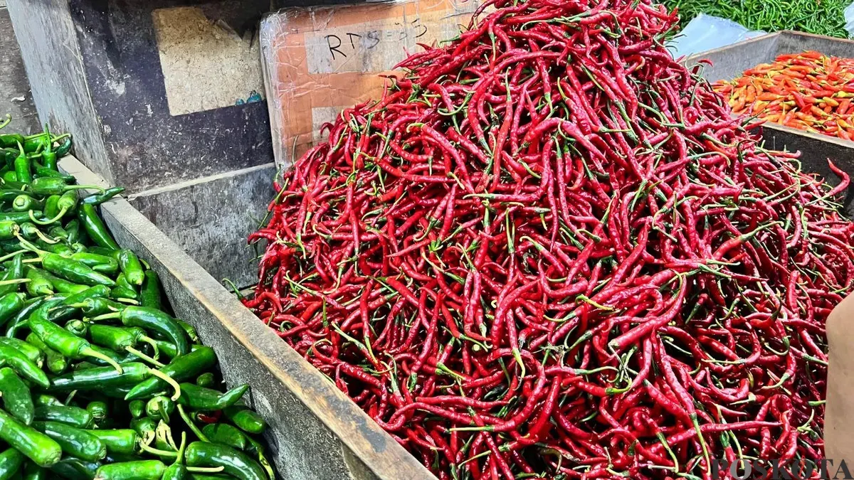 Situasi Pasar Senen, Jakarta Pusat yang ramai dikunjungi pembeli, Minggu, 29 Maret 2026. (Sumber: Poskota/M Tegar Jihad)