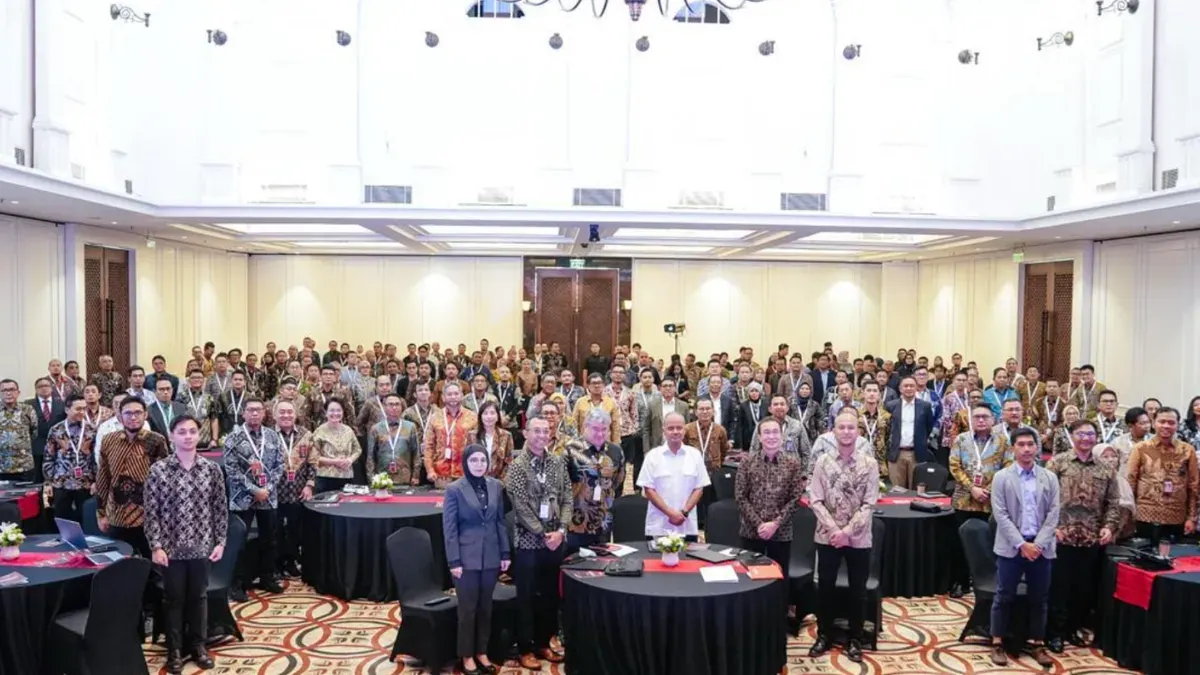 Direktur Enterprise & Business Service Telkom Veranita Yosephine, Direktur IT Digital Telkom Faizal Rochmad Djoemadi, serta Direktur Strategic Business Development & Portfolio Telkom Seno Soemadji. (Sumber: Telkom)