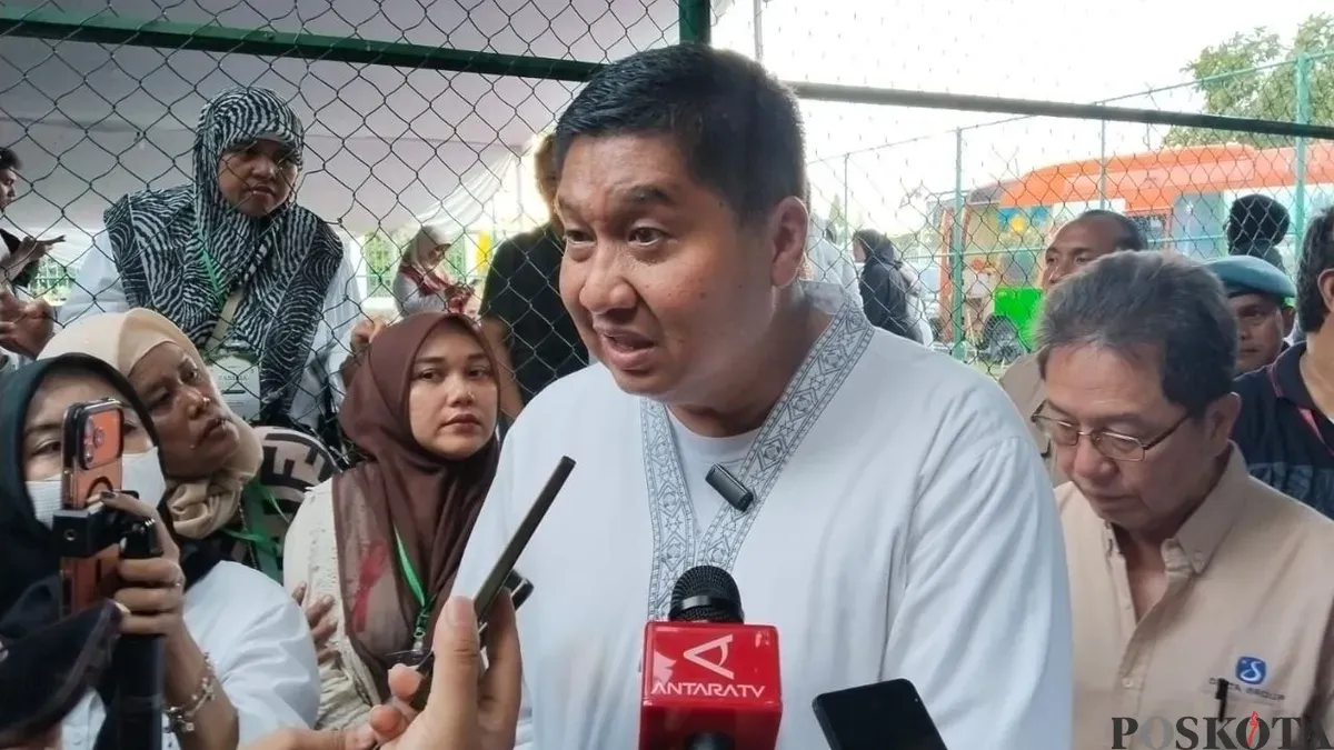 Menteri Perumahan dan Kawasan Permukiman (PKP), Maruarar Sirait meninjau pelaksanaan kurban di Rusunawa KS Tubun, Palmerah, Jakarta Barat, Kamis, 28 Mei 2026. (Sumber: Poskota/Heri Effendi)