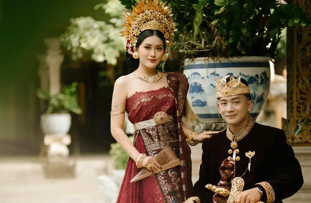Politisi muda asal Banyuwangi, Bagus Amerta Dewa tengah ramai menjadi perhatian usai kabar pernikahannya dengan Ni Komang Sundari Dewi. (Sumber: Instagram/@bagusamerta)