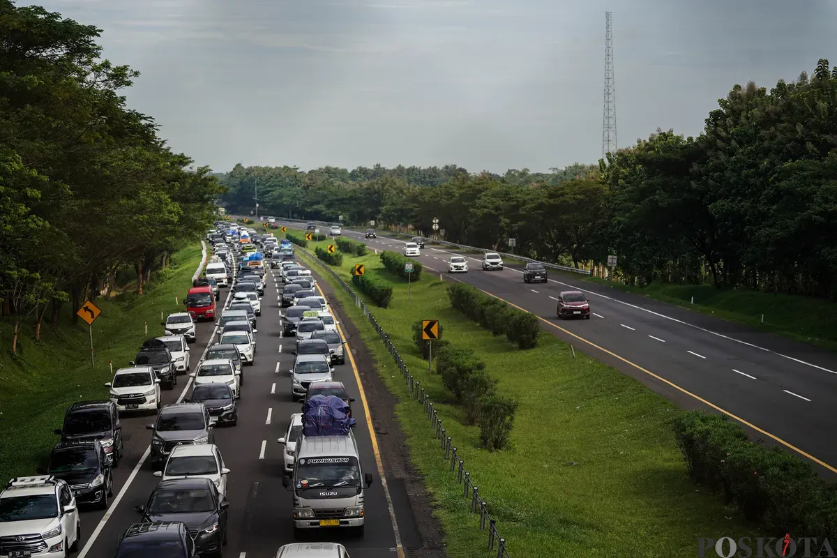 One Way arah Jakarta dimulai dari KM 414 hingga KM 70. (Sumber: Poskota/Bilal Nugraha Ginanjar)