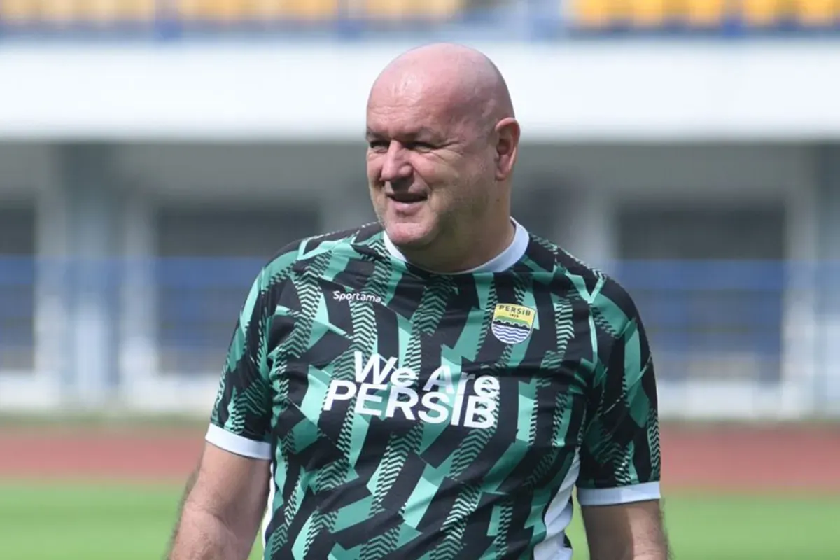 Potret pelatih Persib Bandung, Bojan Hodak. (Sumber: Persib)