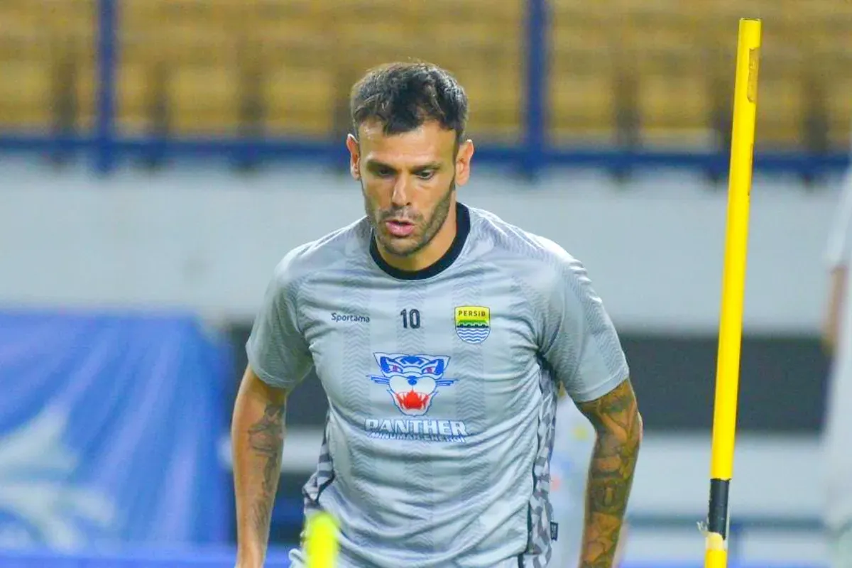 Potret gelandang Persib Bandung, Tyronne del Pino. (Sumber: Persib)