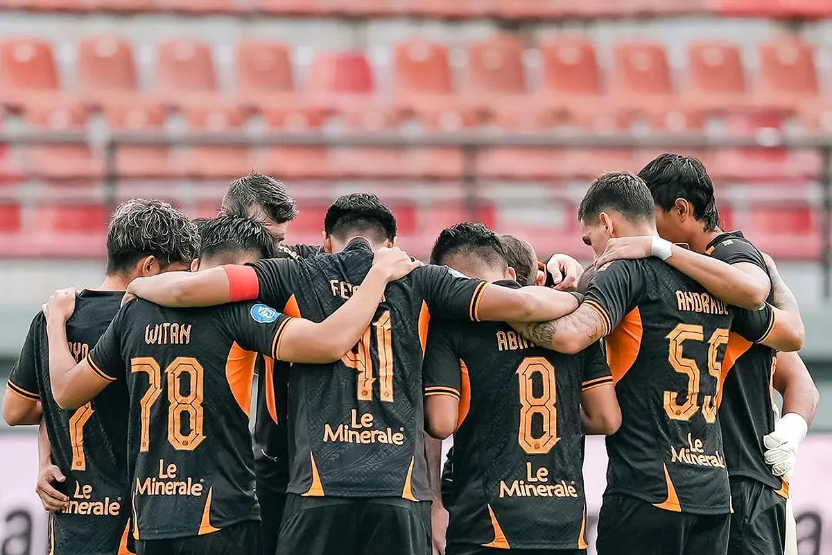Susunan pemain dan link live streaming Madura United vs Persija dalam pertandingan tunda pekan 27 Liga 1 2024-25. (Sumber: Instagram @persija)