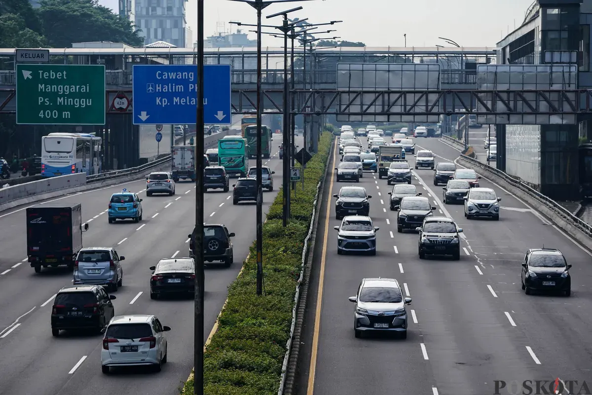 Ilustrasi. Pantau arus mudik Lebaran 2026 dengan mudah lewat CCTV tol online. (Sumber: Poskota/Bilal Nugraha Ginanjar)