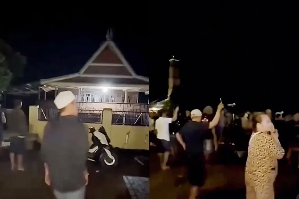 Momen sejumlah massa merusak rumah di Jeneponto karena uang panai tidak kunjung diberikan. (Sumber: Tangkap Layar Instagram/@fakta.indo)