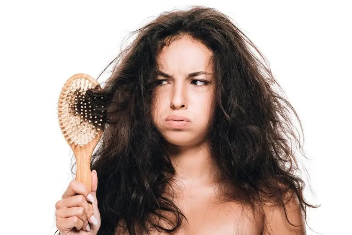 Simak 7 langkah perawatan rambut rusak dengan bahan alami dan cara simpel. (Sumber: Pinterest/Creative Market)