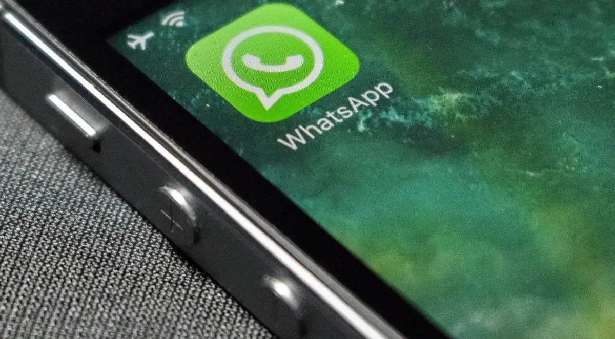 Aktifkan fitur ini di aplikasi WhatsApp, agar orang lain tidak bisa menghubungi kita. (Canva)