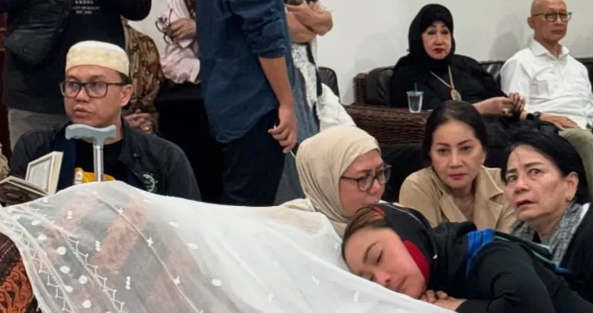 Salahsatu penyanyi yang dikenal dekat dengan almarhumah Titiek Puspa, Inul Daratista merasa sangat kehilangan sosok panutannya tersebut. (Sumber: Instagram Inul Daratista)