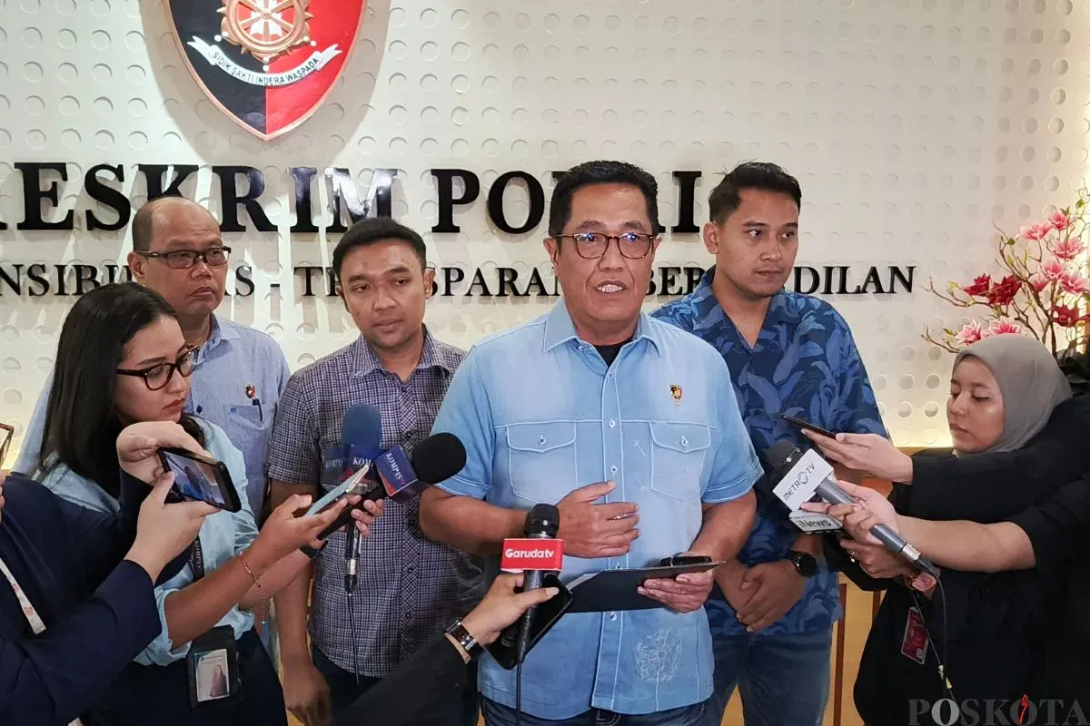 Direktur Tindak Pidana Umum Bareskrim Polri Brigjen Djuhandhani Rahardjo Puro saat ditemui di Mabes Polri, Jakarta Selatan, Kamis, 10 April 2025. (Sumber: Poskota/Ali Mansur)
