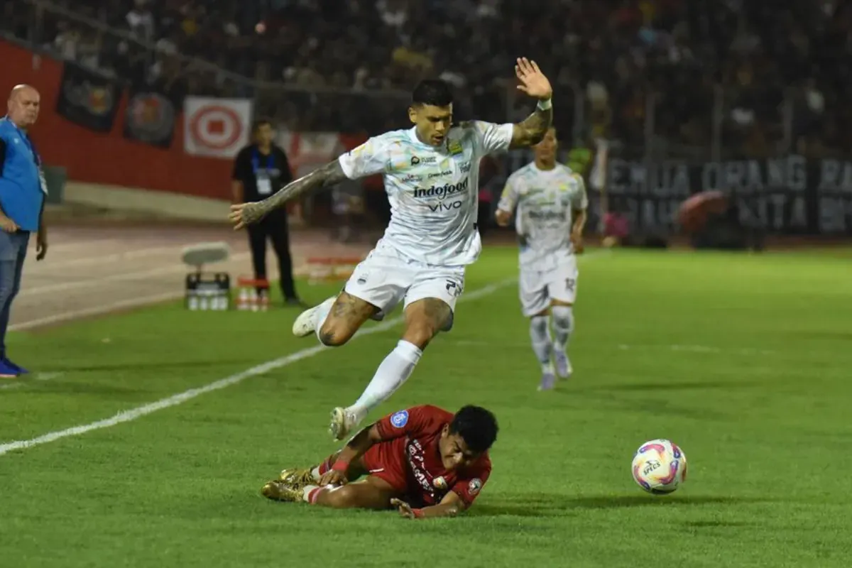 Potret pemain Persib Bandung, Ciro Alves yang dikabarkan tengah dibidik Malut United. (Sumber: Persib)