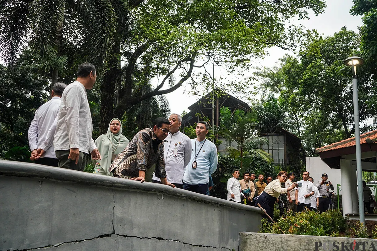 Gubernur DKI Jakarta, Pramono Anung, meninjau langsung kesiapan Taman Ayodia di Kebayoran Baru, Jakarta Selatan, Jum'at, 11 April 2025. (Sumber: Poskota/Bilal Nugraha Ginanjar)
