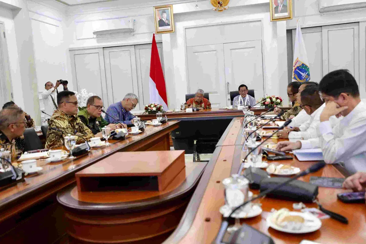 Gubernur Jakarta, Pramono Anung, menerima kunjungan dari Badan Narkotika Nasional (BNN) RI di Balai Kota, Jakarta Pusat, pada Jumat 11 April 2025. (Sumber: Kominfotik)