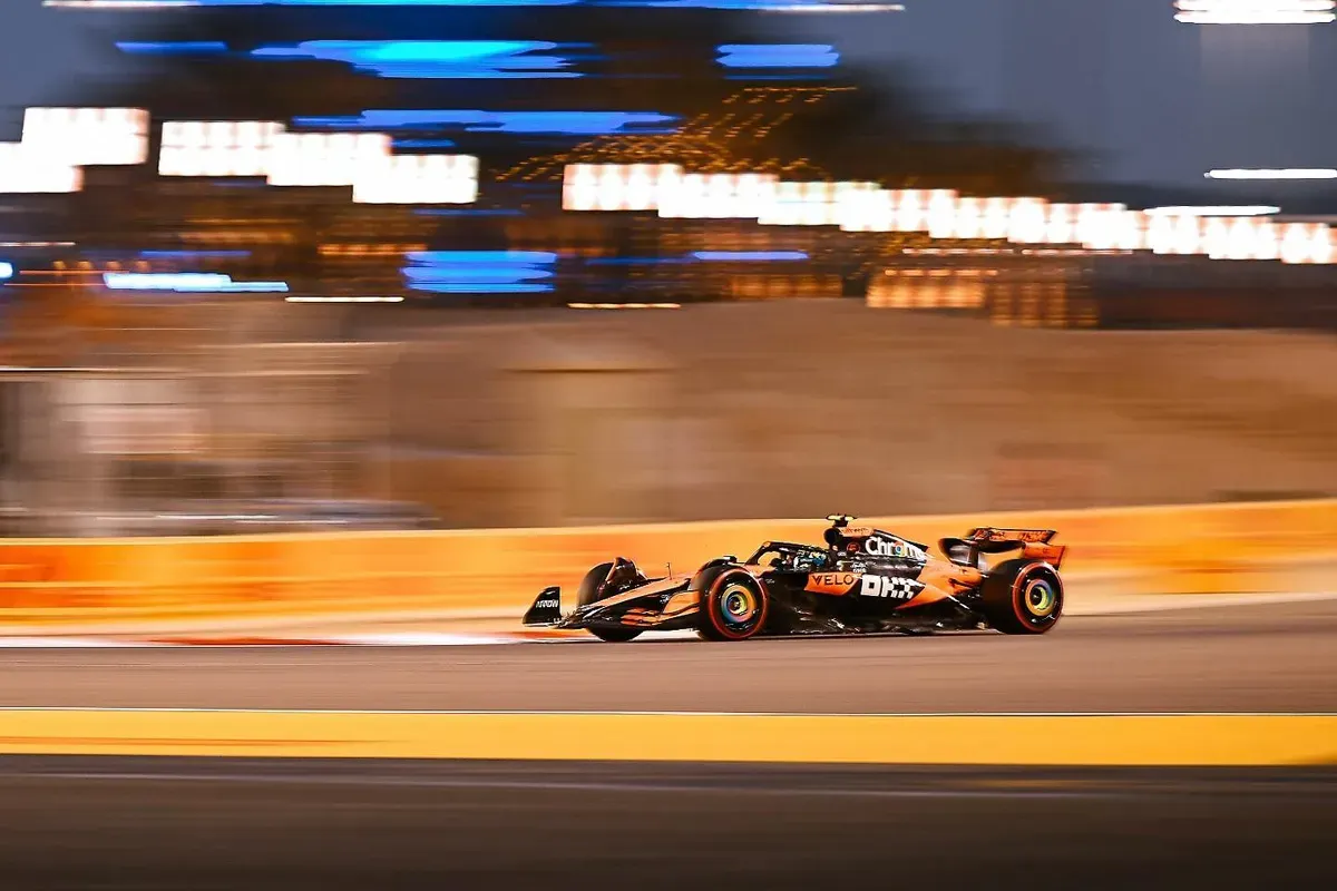 Oscar Piastri membawa McLaren menguasai F1 GP Bahrain 2025. (Sumber: Instagram @mclaren)