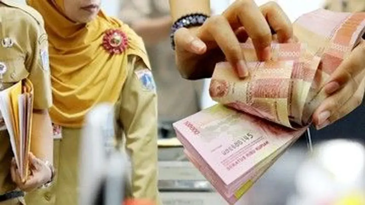 Gaji ke 13 PNS belum diterima (Sumber: Pinterest)