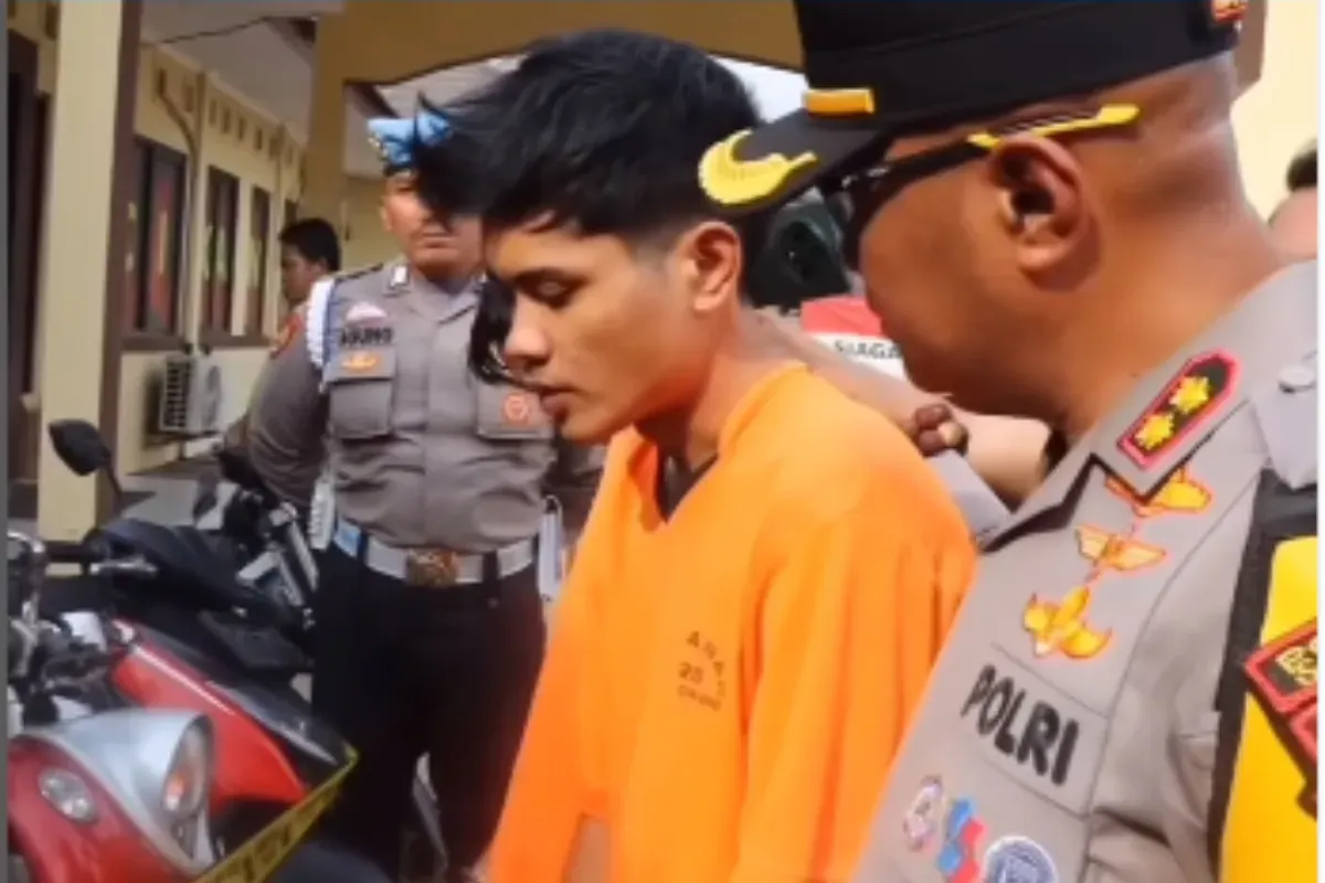 Komplotan maling nekat mencuri sepeda motor milik anggota polisi Polsek Cikande karena dendam. (Sumber: Tangkap Layar Instagram/@lagi.viral)