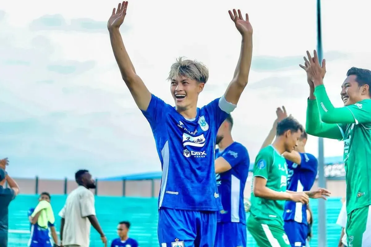 Pemain PSIS Semarang Alfeandra Dewangga yang dikabarkan sedang diperebutkan oleh Persib Bandung dan Arema FC dalam bursa transfer 2025/2026. (Sumber: Instagram/ alfeandradewangga)
