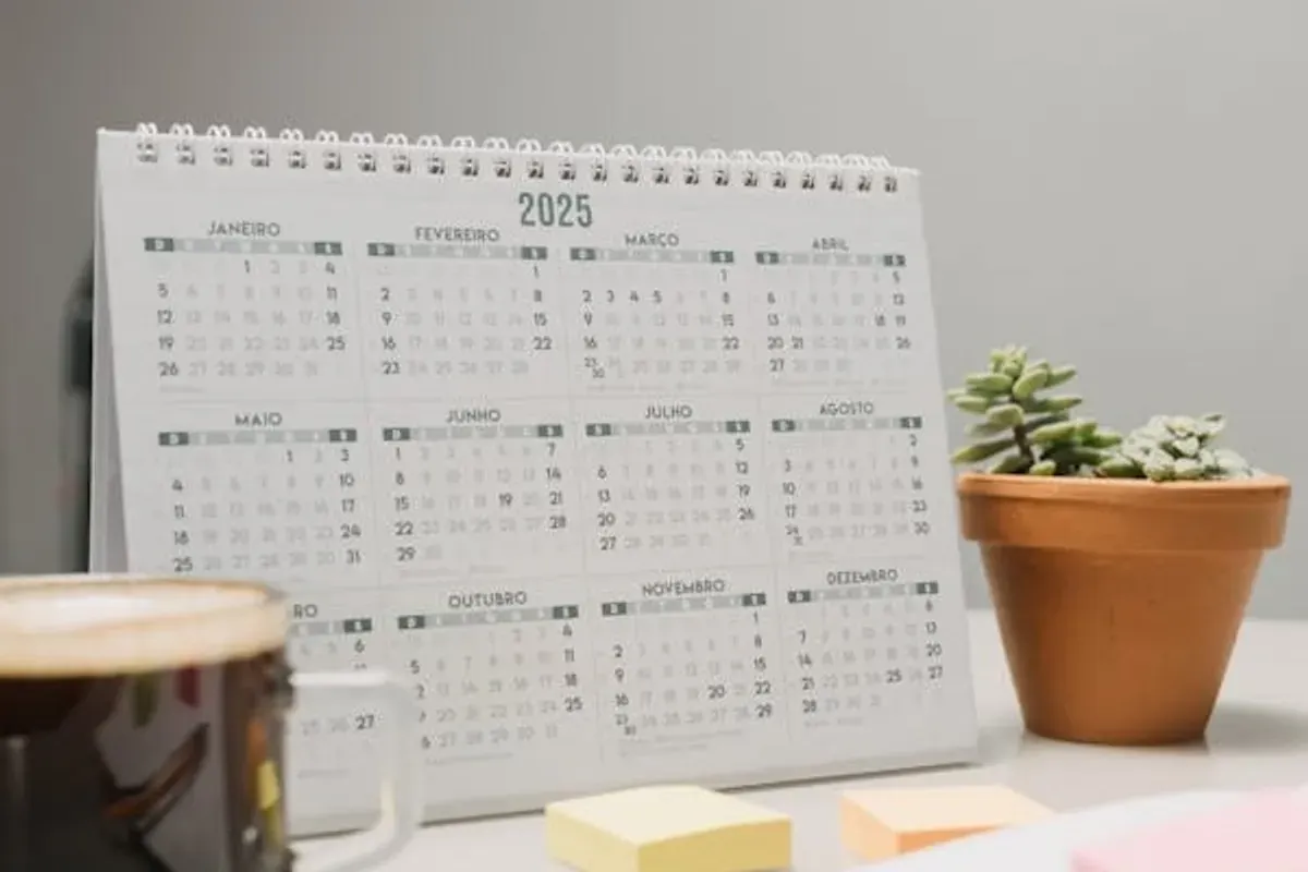 Manfaatkan 2 long weekend di Mei 2025! Ini daftar libur nasional dan cuti bersama. (Sumber: Pexels/Matheus Barthelli)