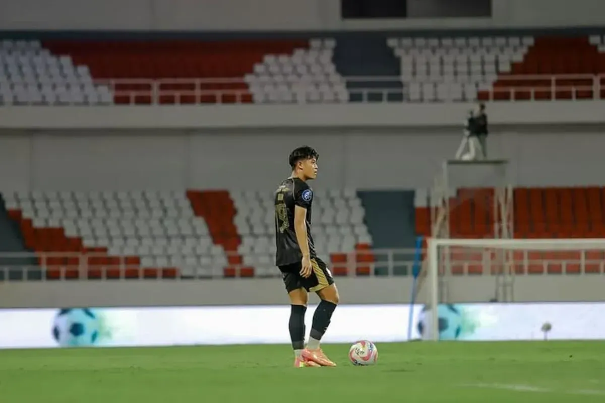 Pemain PSIS Semarang Alfeandra Dewangga yang dikabarkan akan bergabung dengan Persib Bandung. (Sumber: Instagram/alfeandradewangga)