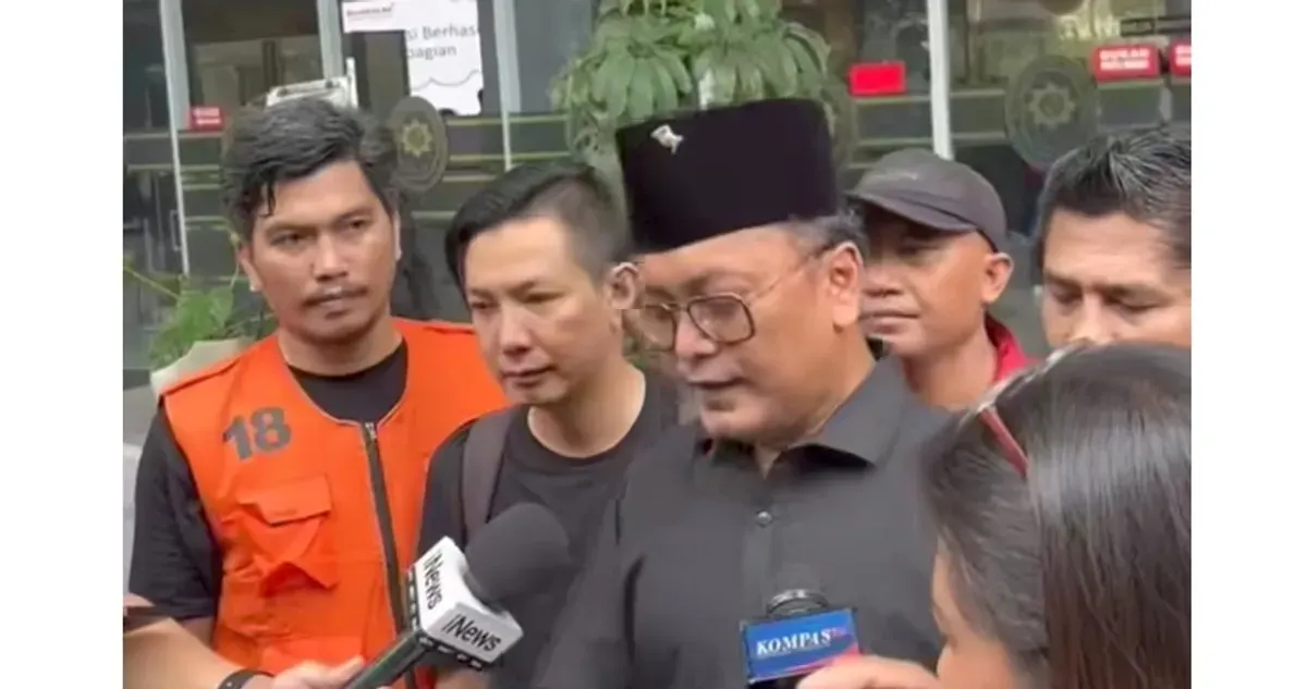 Politikus Mohamad Guntur Romli mendapatkan adanya penyusup pada sidang Sekjen PDI Perjuangan Hasto Kristiyanto. (Sumber: Capture Instagram Guntur Romli)